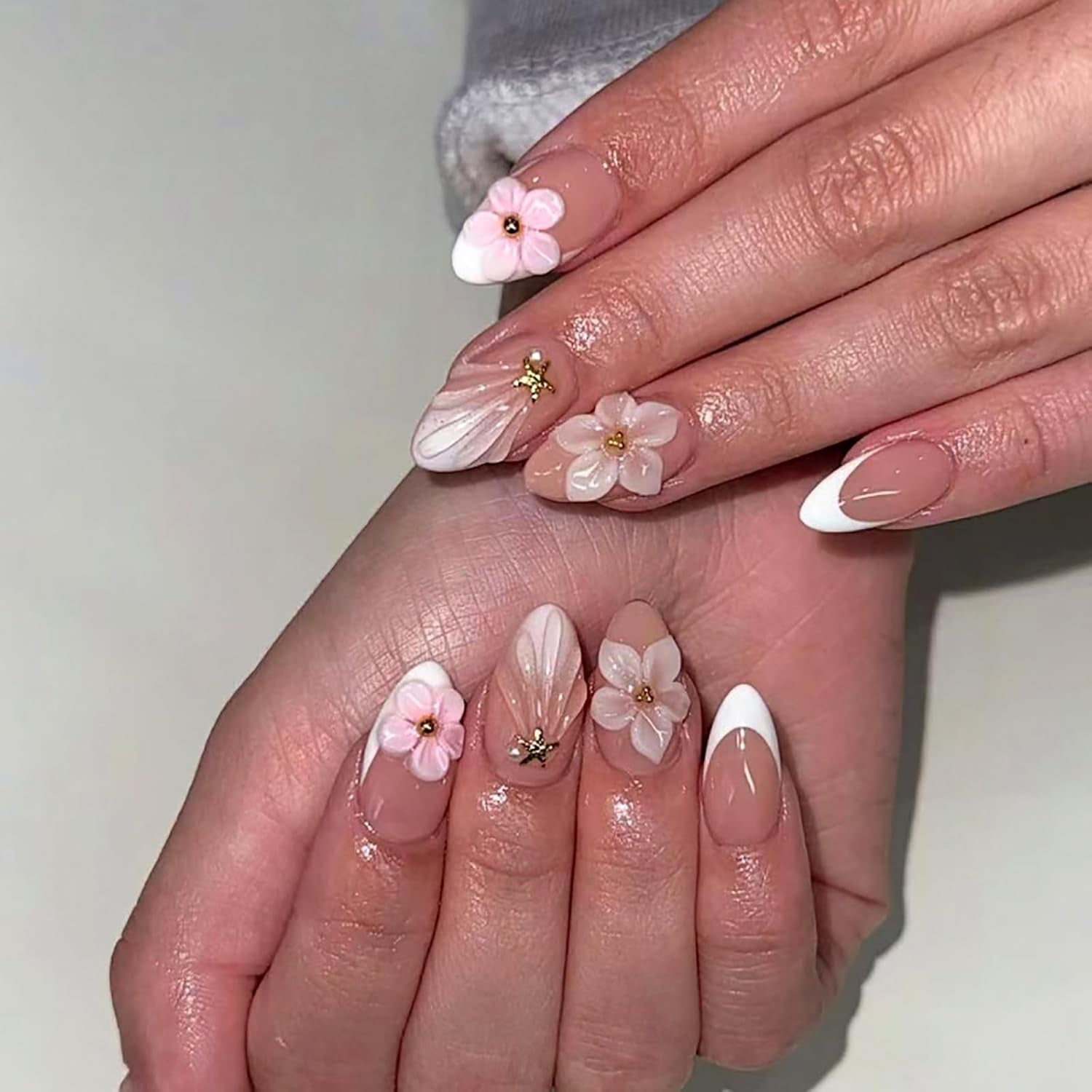 24Pcs Medium Almond Press on Nails French Tip Fake Nails with Brown Leopard Gold Line Design Glossy Reusable False Nail Artificial Acrylic Nails Press Ons Holiday Stick on Nails for Women DIY Manicure