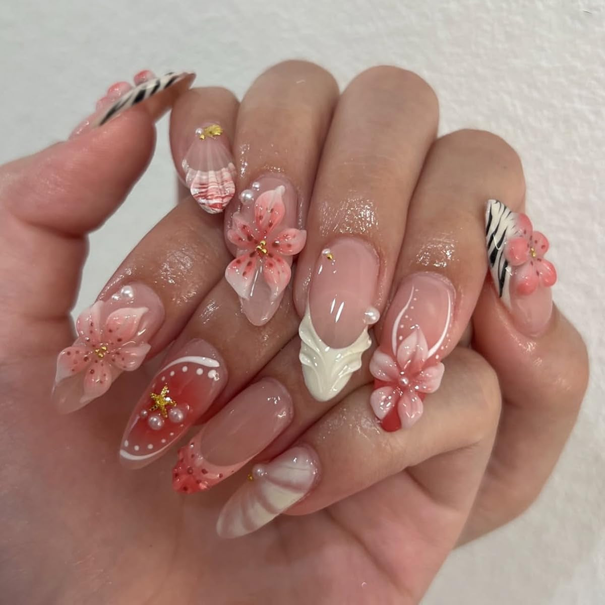 CTTHNBD Press on Nails Almond - French Tip Fake Nails with Gold Line Design - Medium Fasle Nails Press Ons - for Women 24 Pcs