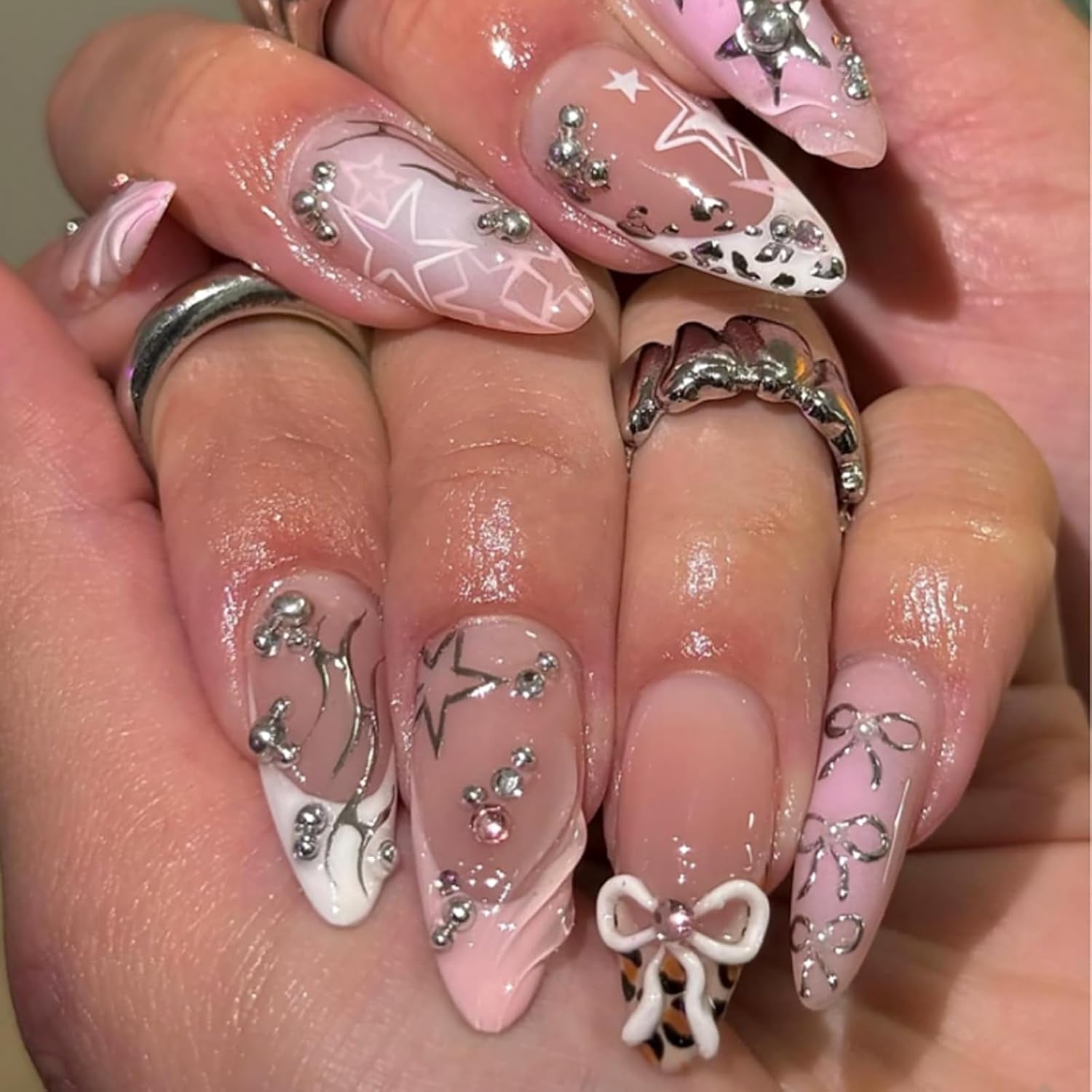 24Pcs Medium Almond Press on Nails French Tip Fake Nails with Brown Leopard Gold Line Design Glossy Reusable False Nail Artificial Acrylic Nails Press Ons Holiday Stick on Nails for Women DIY Manicure