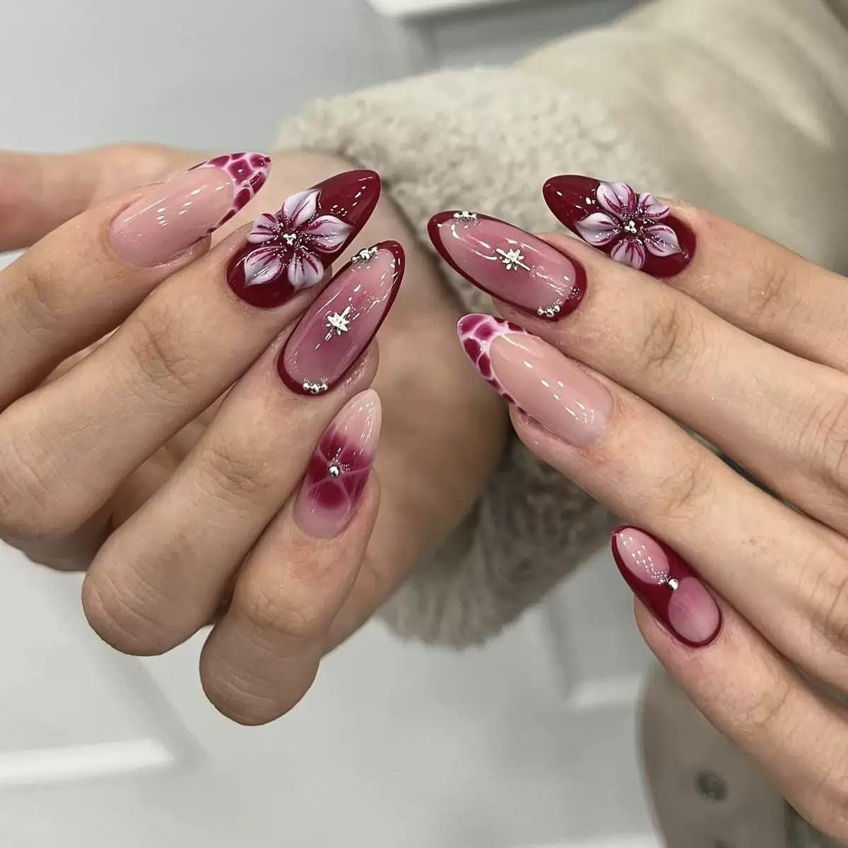CTTHNBD Press on Nails Almond - French Tip Fake Nails with Gold Line Design - Medium Fasle Nails Press Ons - for Women 24 Pcs